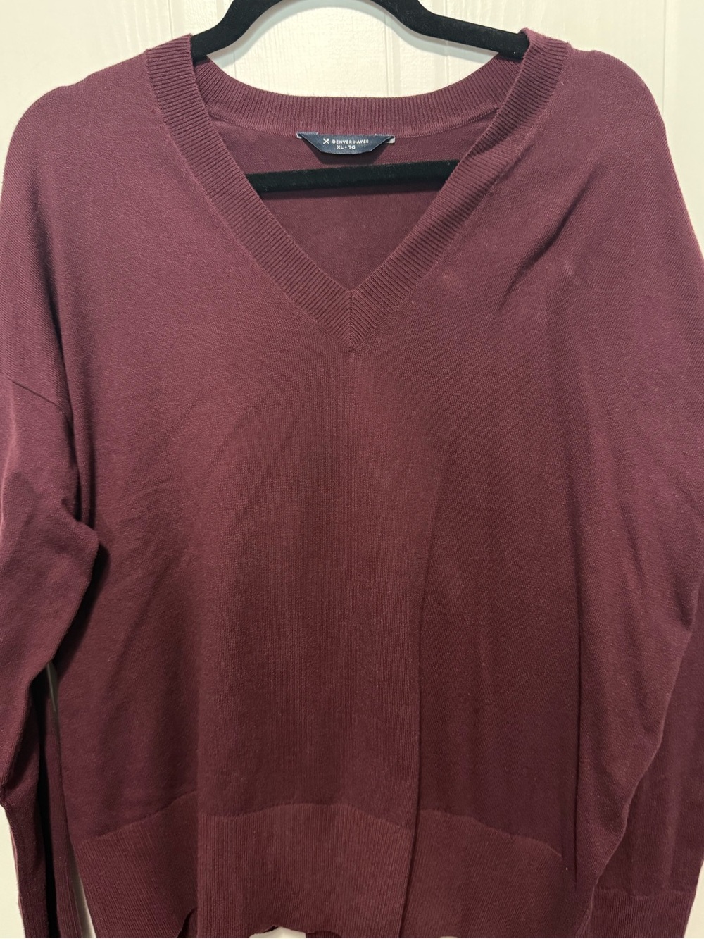 Women’s Denver Hayes V-Neck Sweater in Burgundy